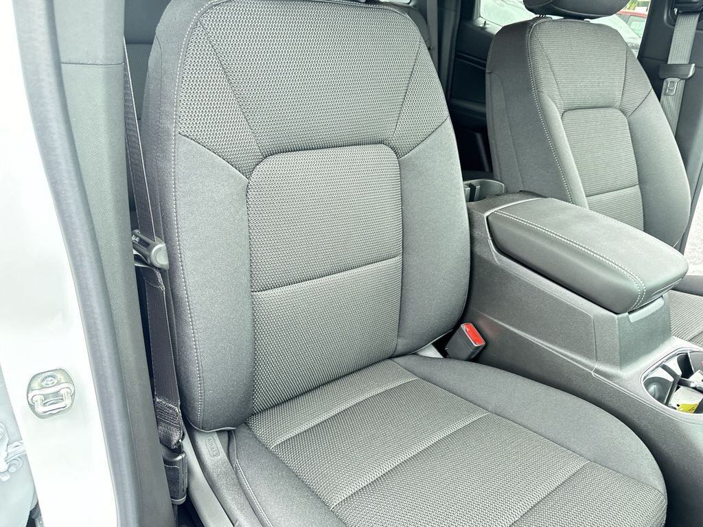 Used 2024 White GMC Elevation image 29