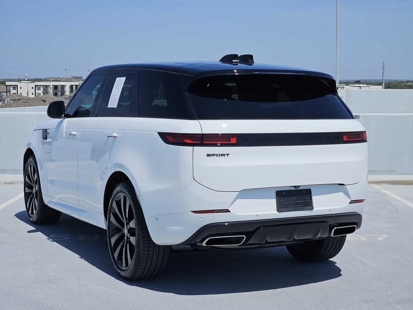 Certified Used 2024 Fuji White Land Rover Dynamic SE image 4