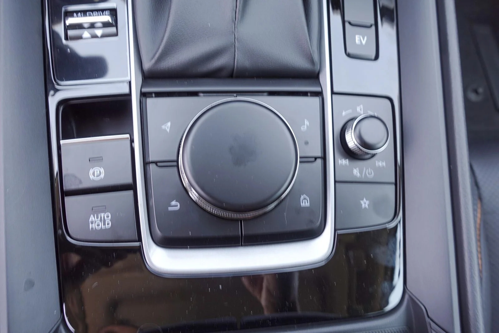 New 2026 Polymetal Gray Metallic Mazda Premium image 23