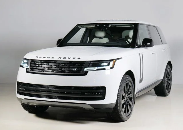 2026 Land Rover Range Rover 3.0 PHEV SE SWB's photo