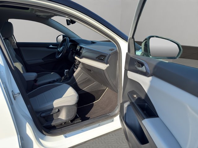 Used 2023 White Volkswagen SE image 25
