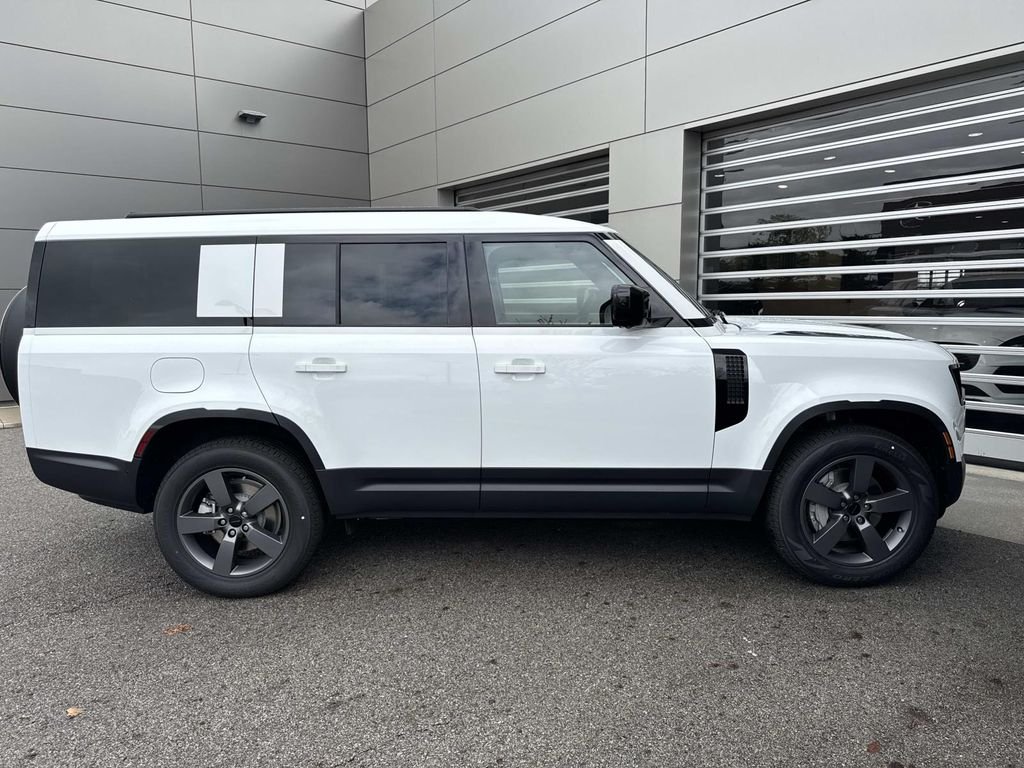 New 2026 Fuji White Land Rover S image 8