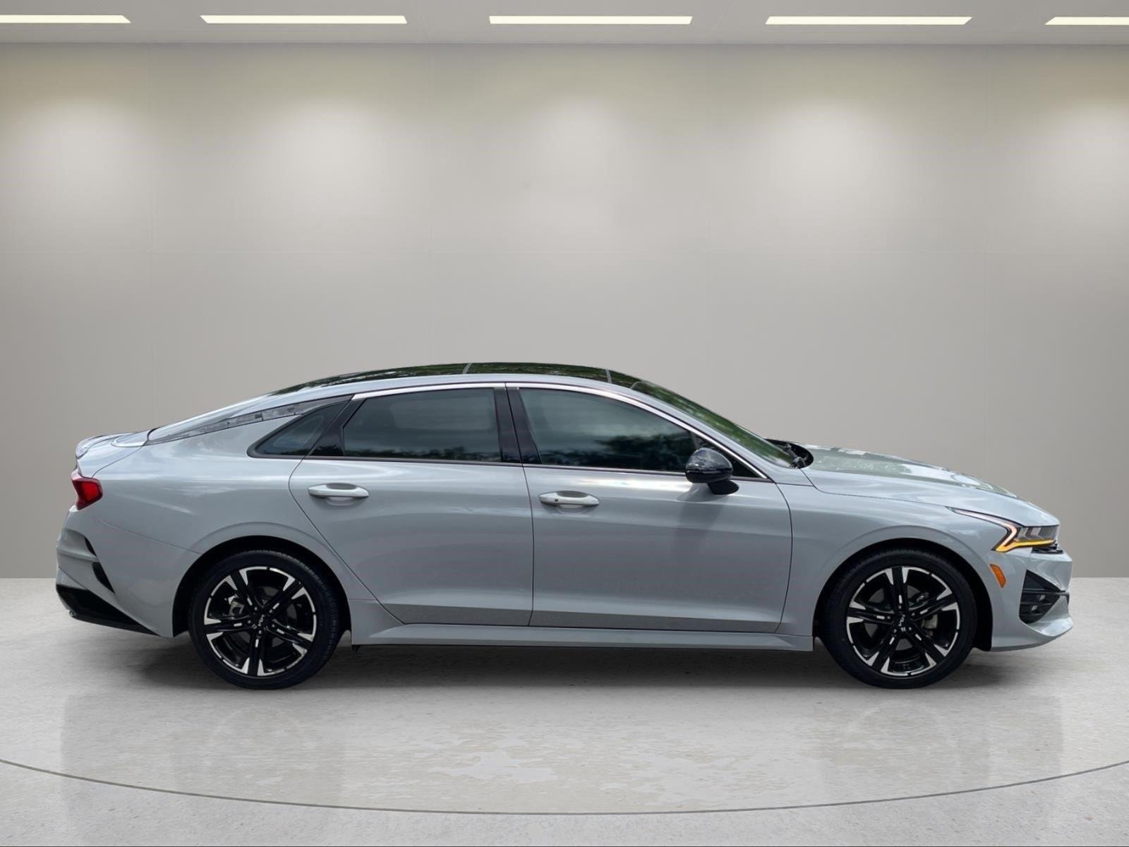 Used 2023 Wolf Gray Kia GT-Line image 7