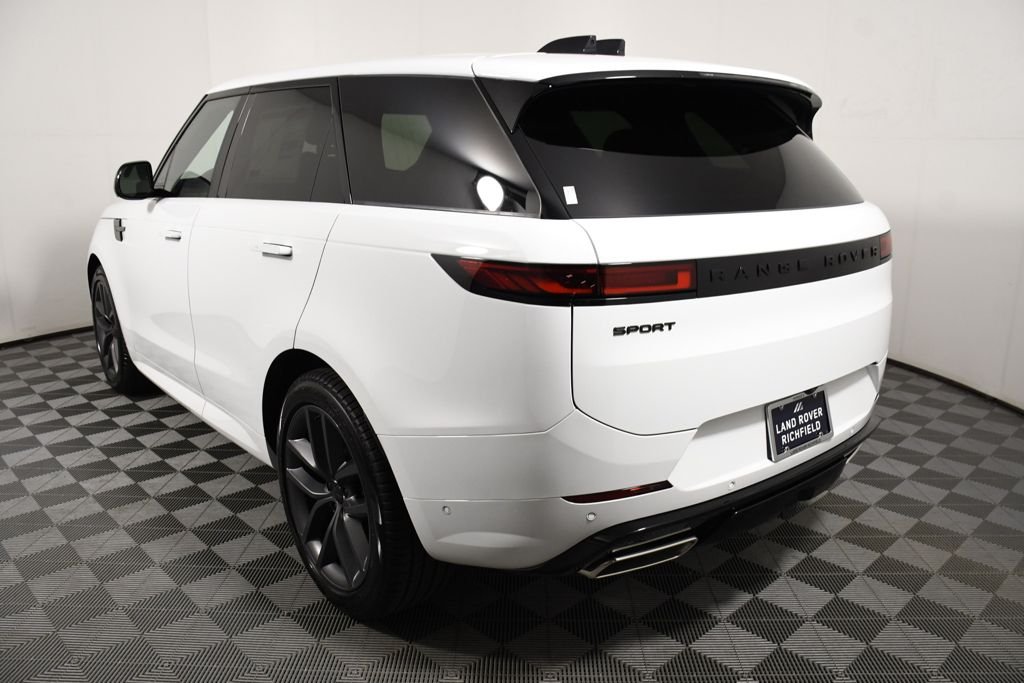 New 2026 Fuji White Land Rover Dynamic SE image 4