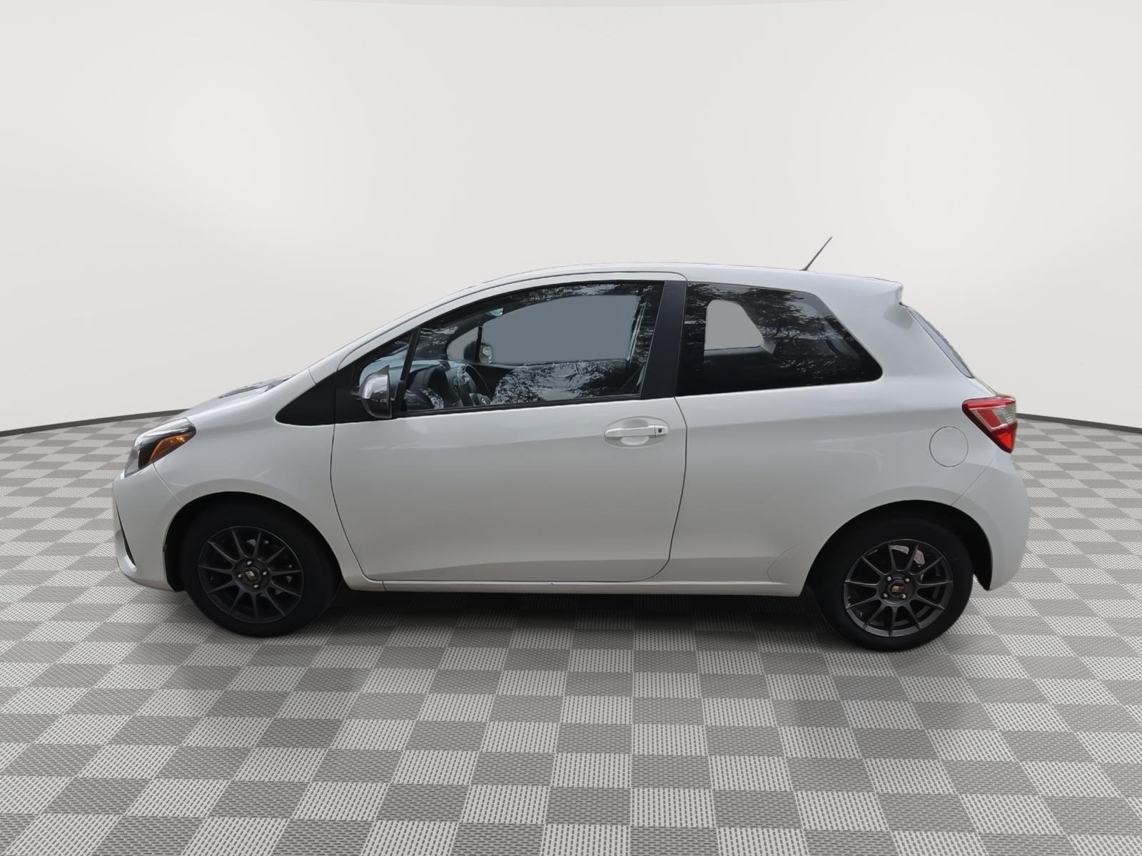 Used 2018 Ice Cap Toyota L image 6