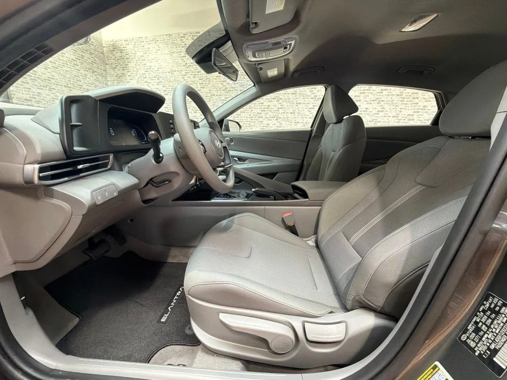 New 2026 Amazon Gray Hyundai SE image 22