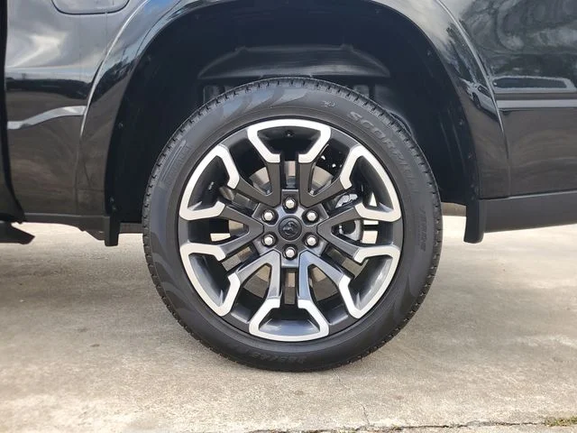 New 2026 Diamond Black Crystal Pearl-Coat Exterior Paint RAM Limited image 9