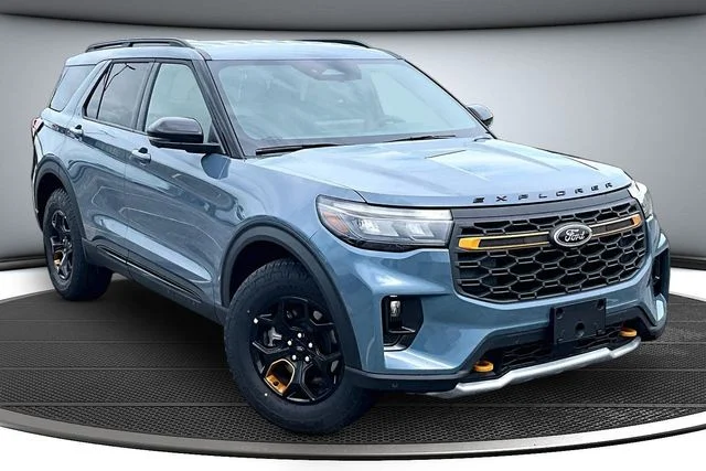 New 2026 Vapor Blue Metallic Ford Tremor® image 2