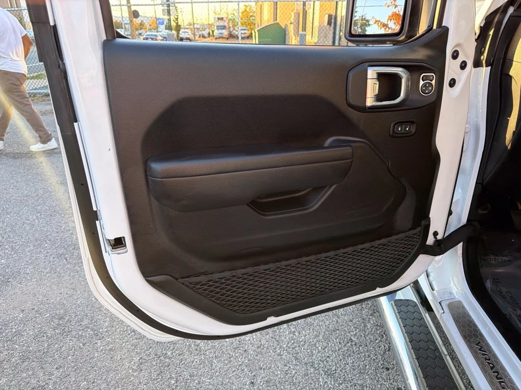 Used 2023 White Jeep Sport S image 26
