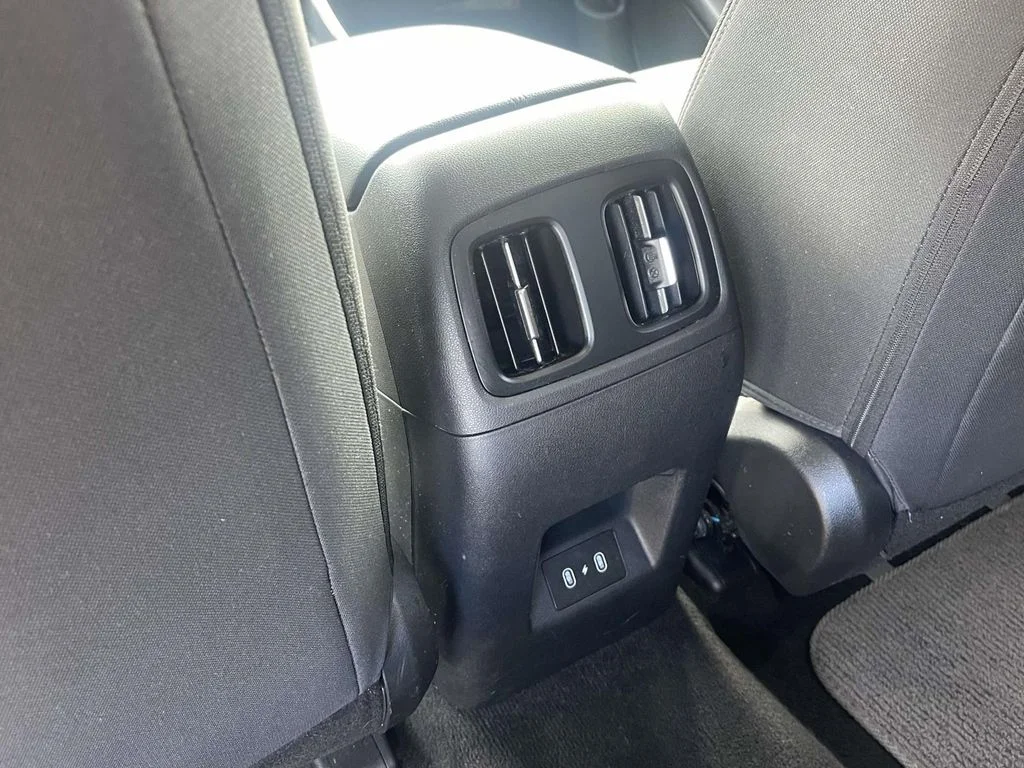 Used 2025 Gray Hyundai SEL image 9