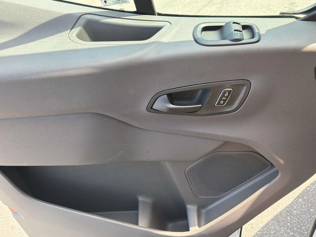 Used 2022 Oxford White Ford XLT image 25