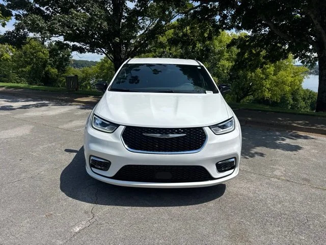 Used 2026 White Chrysler Select image 2