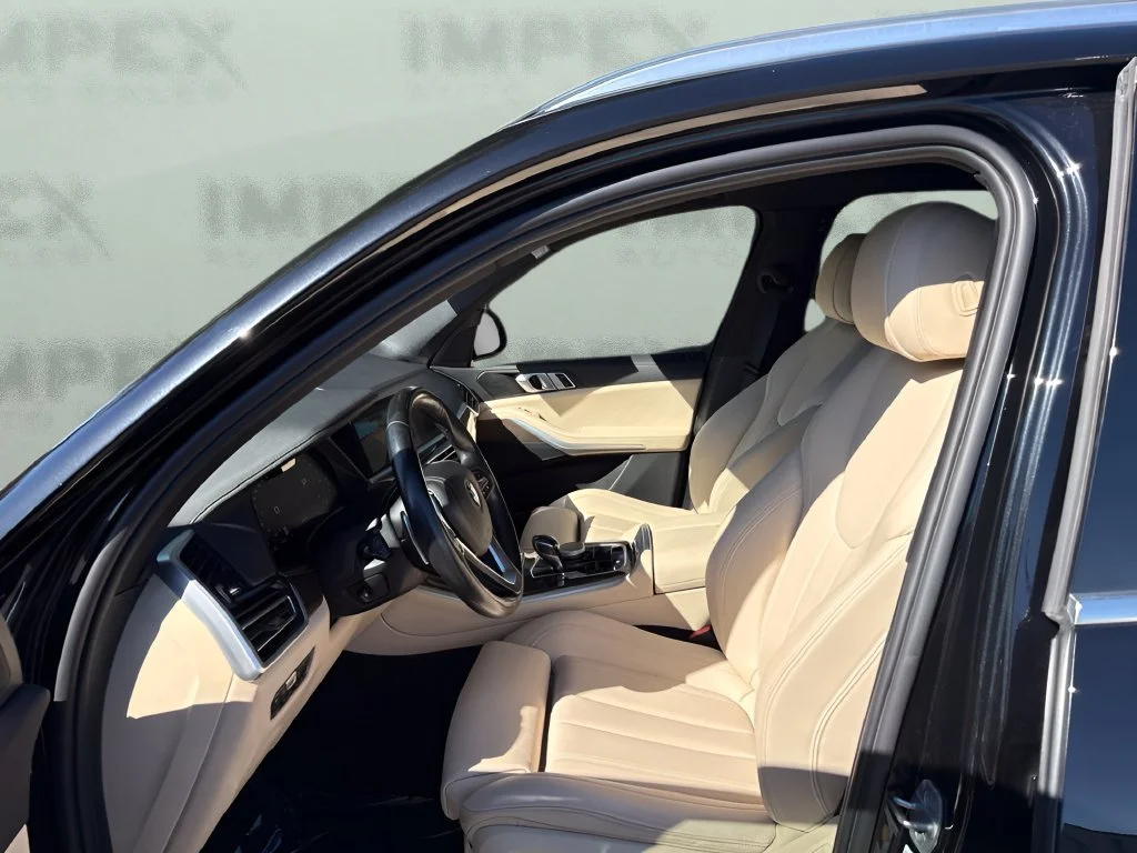 Used 2021 Black BMW sDrive40i image 9