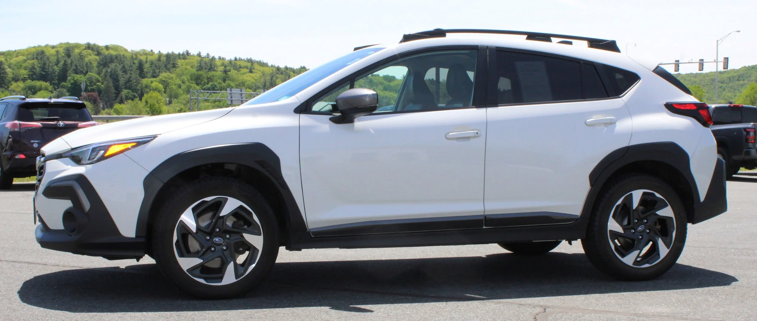 Used 2024 Crystal White Pearl Subaru Limited image 18