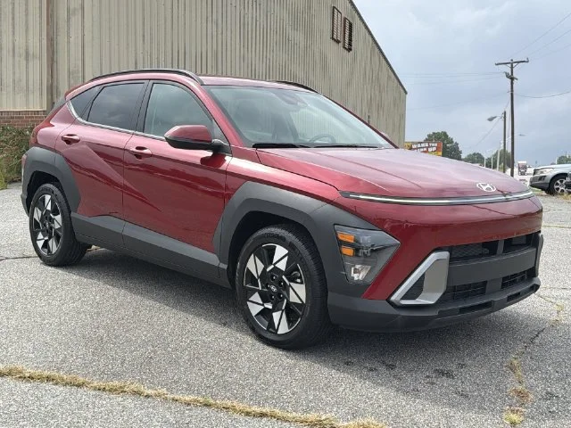 Used 2025 Red Hyundai SEL image 15