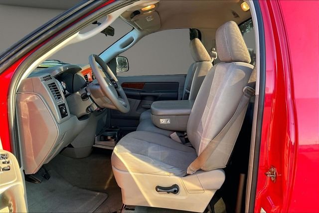 Used 2006 Red Dodge SLT image 22