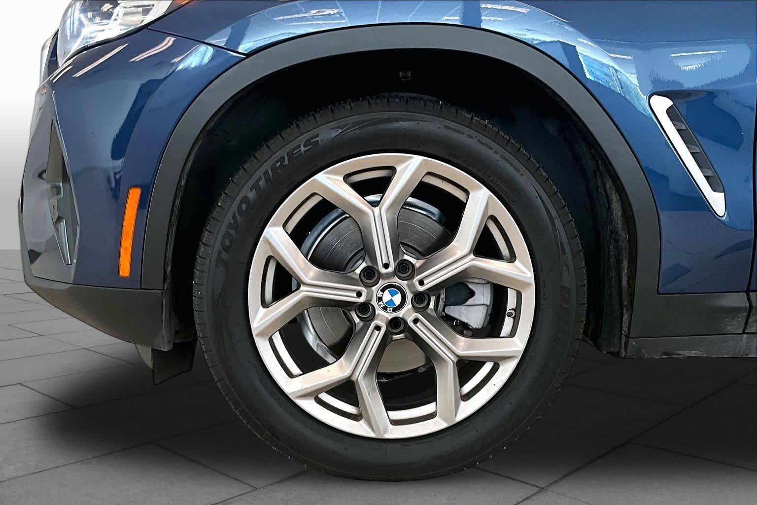 Used 2023 Phytonic Blue Metallic BMW sDrive30i image 10