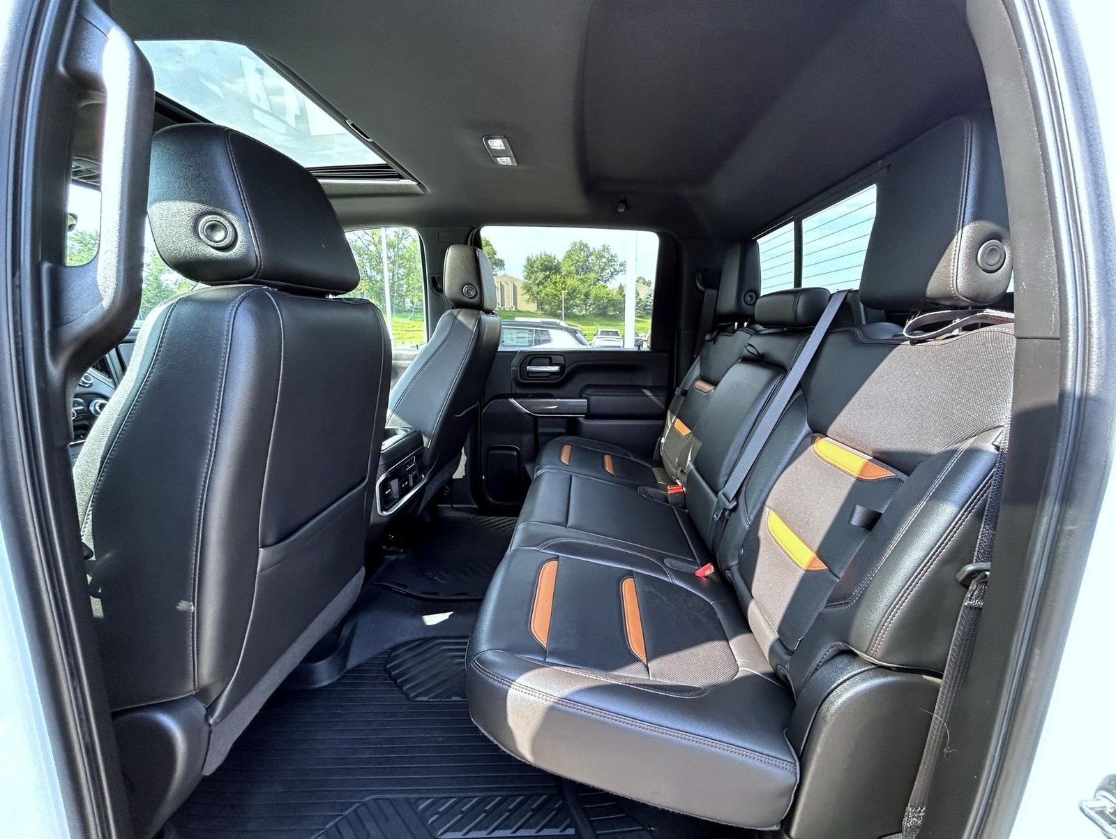 Used 2020 White GMC AT4 image 19