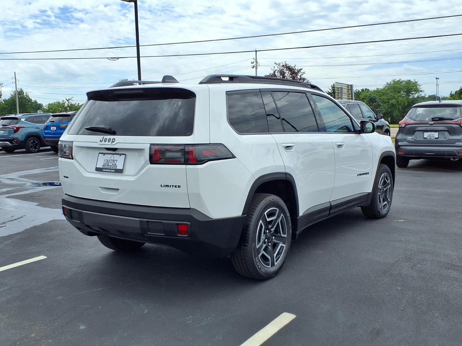 New 2026 Bright White Clear-Coat Exterior Paint Jeep Limited image 19
