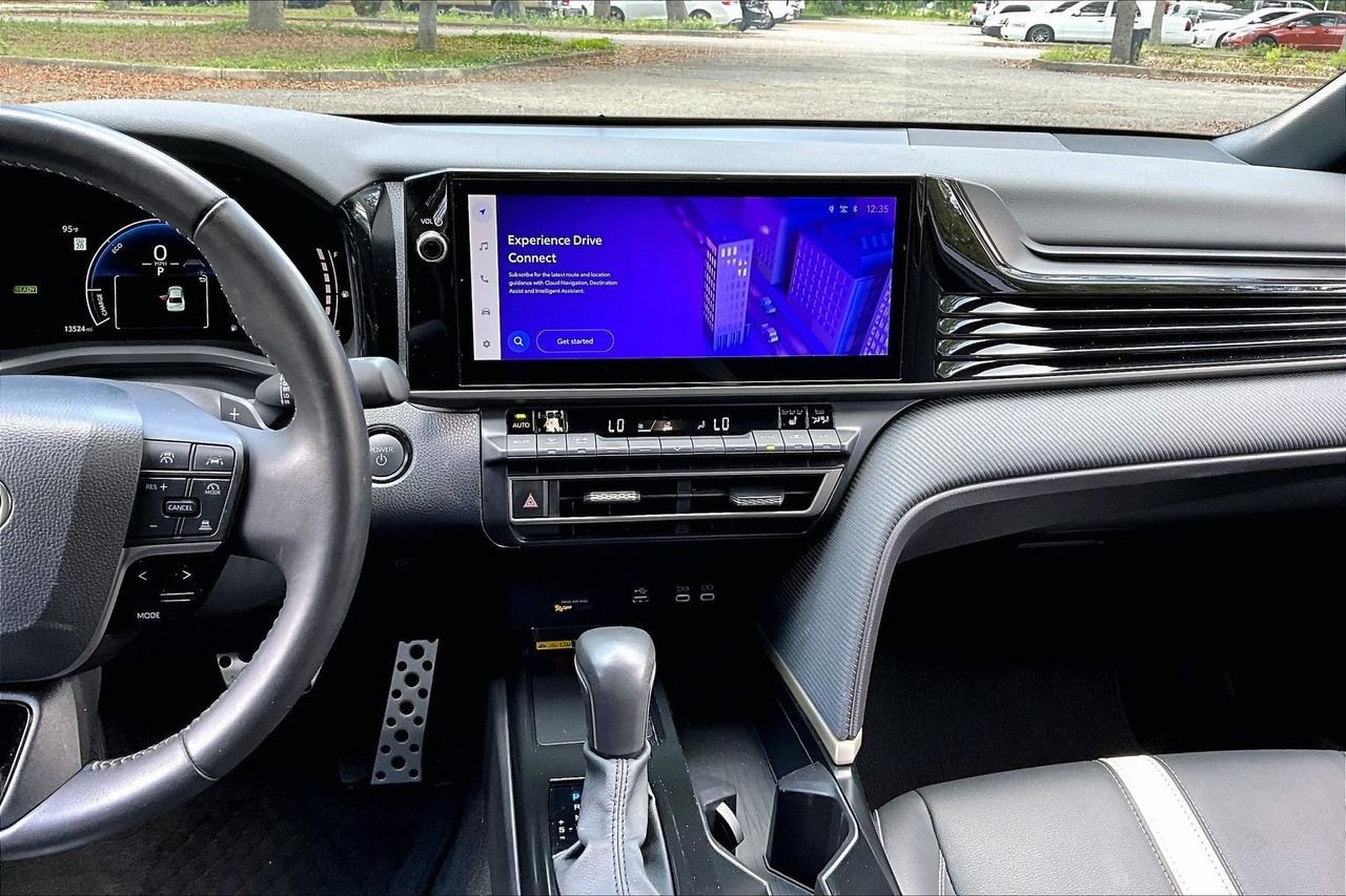 Certified Used 2025  Toyota SE image 9