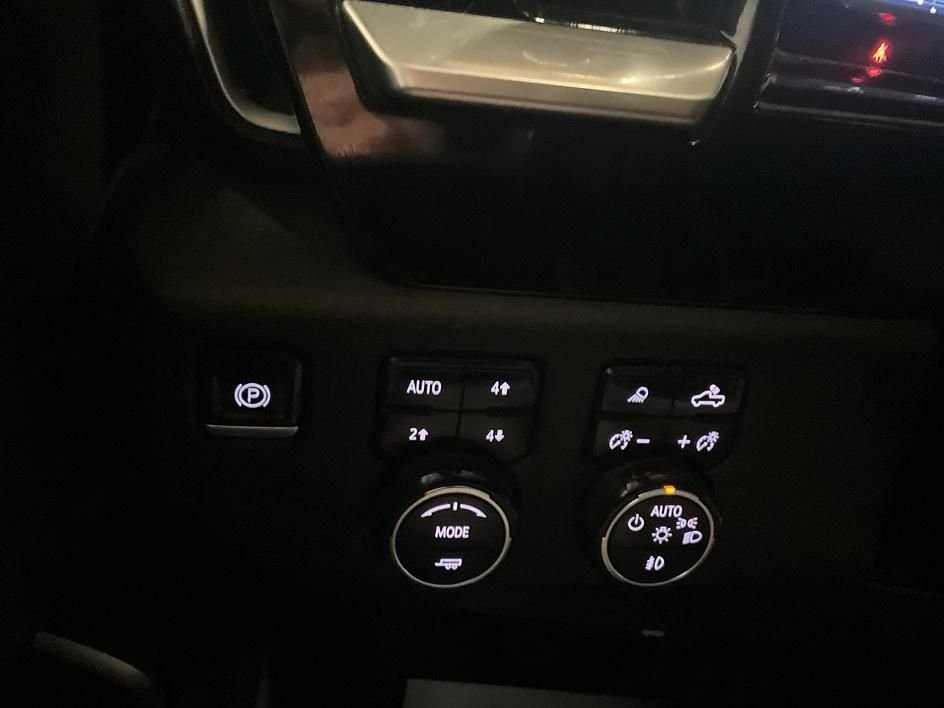 Used 2022 Black Chevrolet High Country image 28