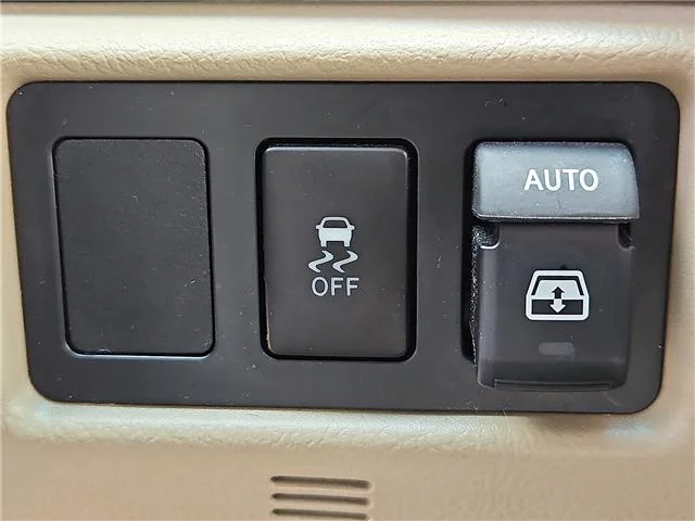Used 2017 Pyrite Mica Toyota SR5 4x2 image 14