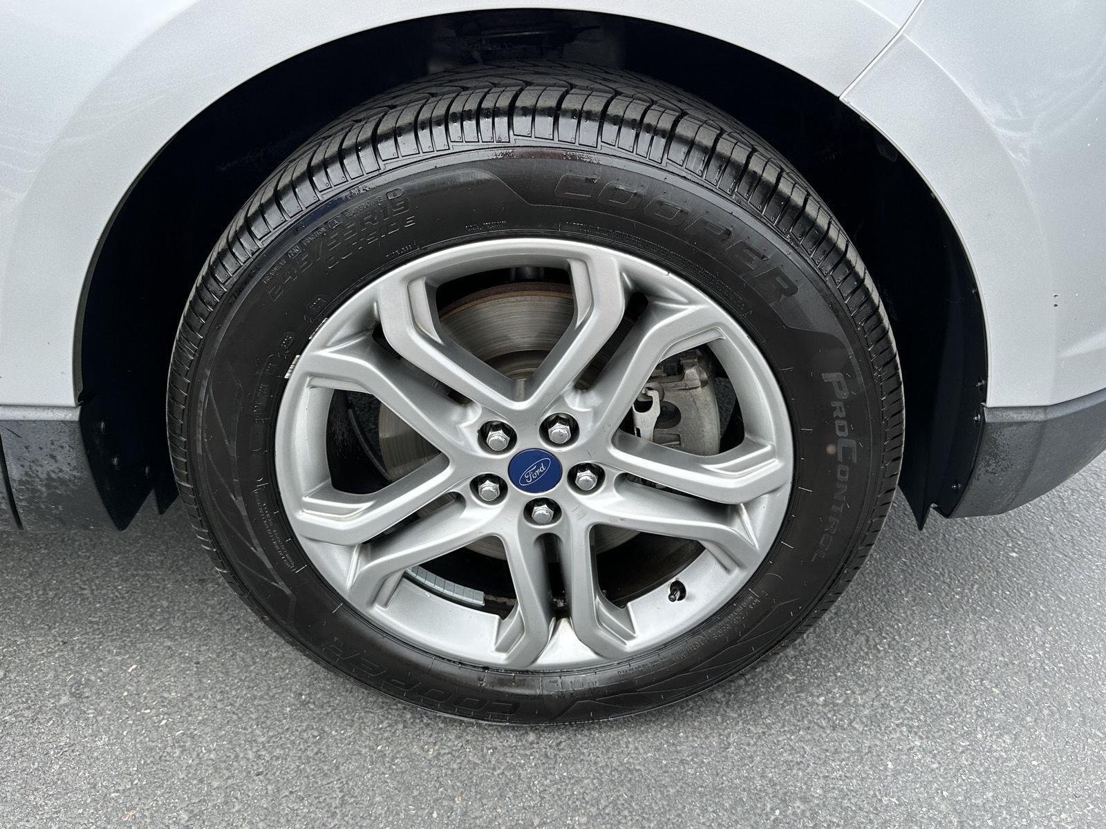 Used 2015 Silver Ford Titanium image 17