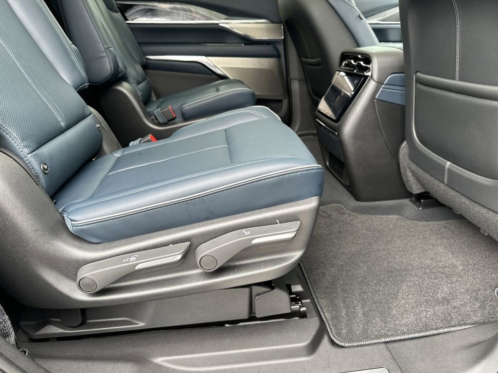 2026 Cadillac Escalade IQL Premium Sport - Photo 35