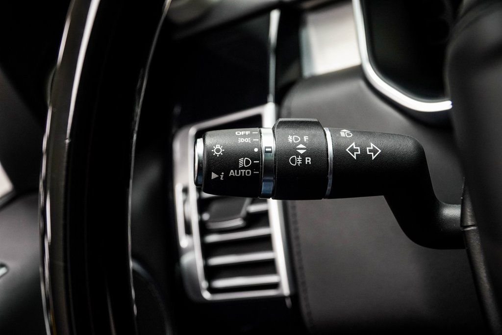 Used 2022 Black Land Rover SVAutobiography image 35