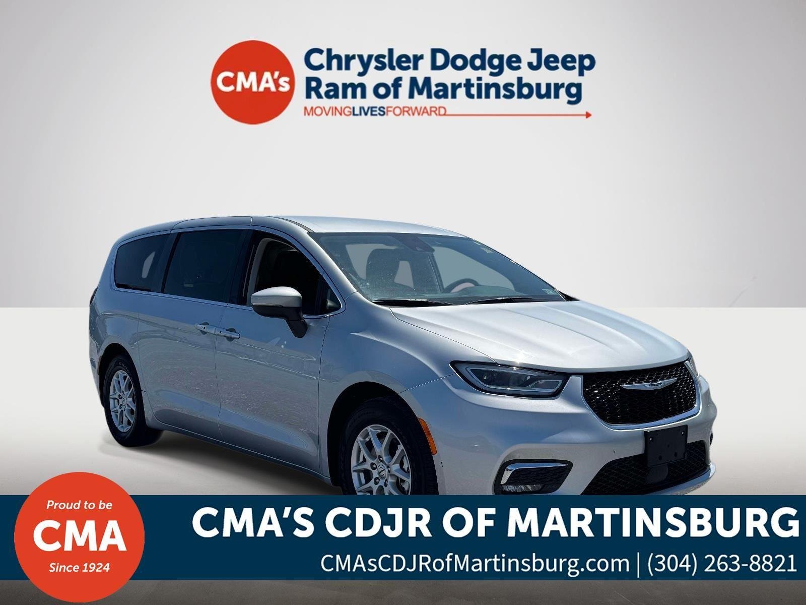 2023 Chrysler Pacifica Touring L's photo