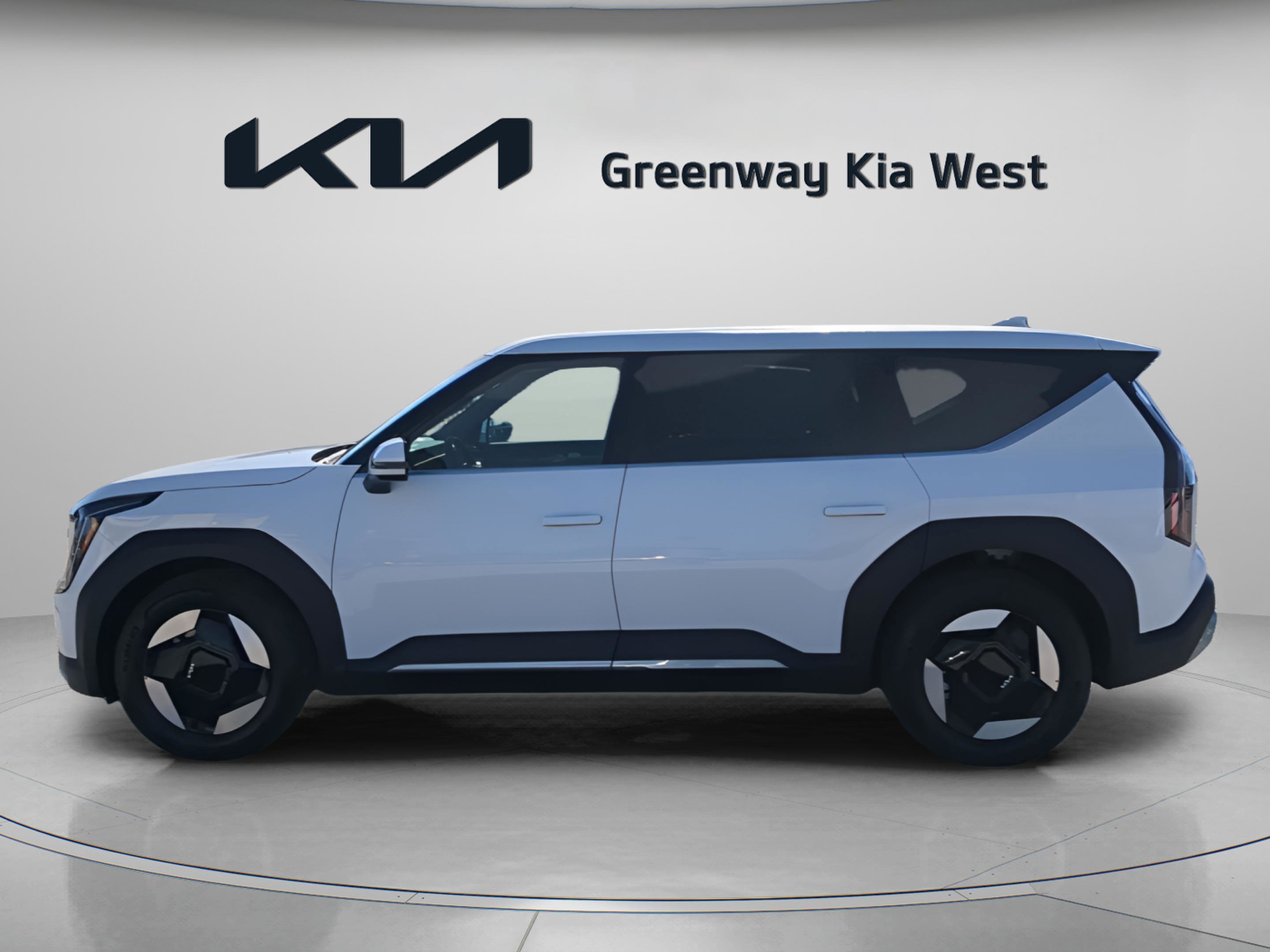New 2026 Glacial White Pearl Kia Light Long Range RWD image 5