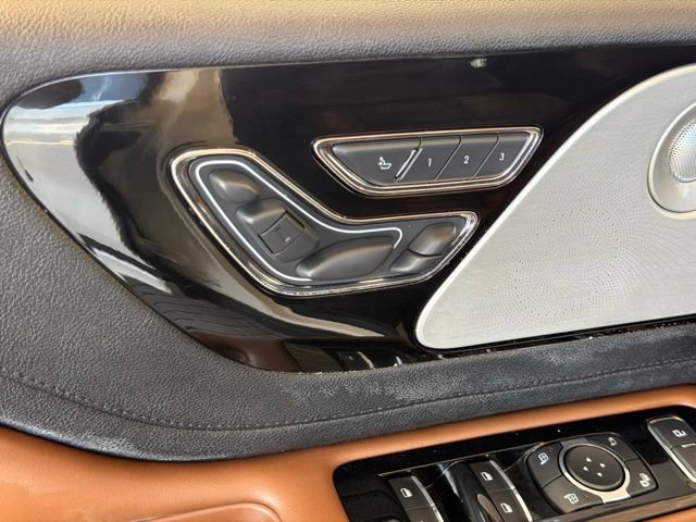 Used 2022  Lincoln Grand Touring image 12