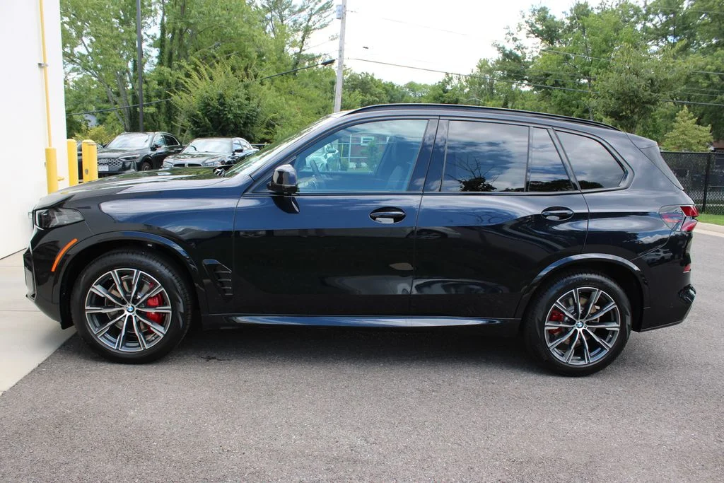 New 2026 Carbon Black Metallic BMW xDrive40i image 10