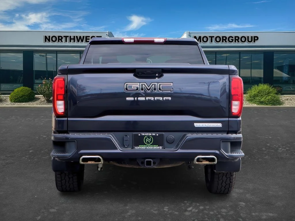 Used 2024 Titanium Rush Metallic GMC Elevation image 4