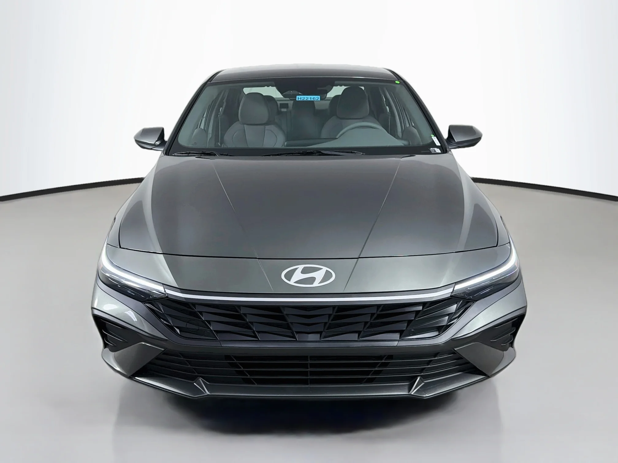 New 2026 Amazon Gray Hyundai SE image 2