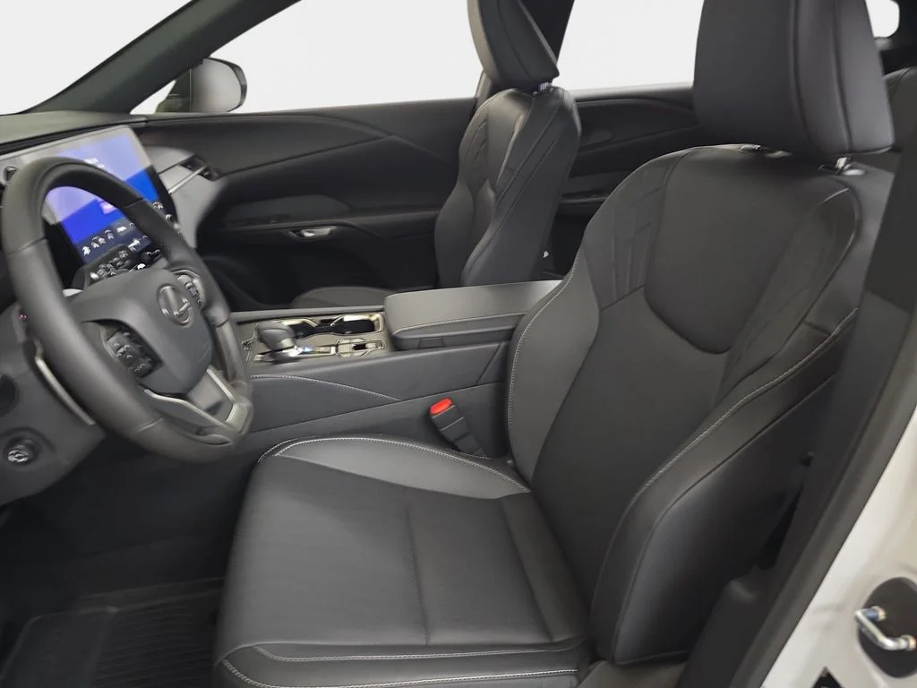 New 2026 Eminent White Pearl Lexus PREMIUM AWD image 14