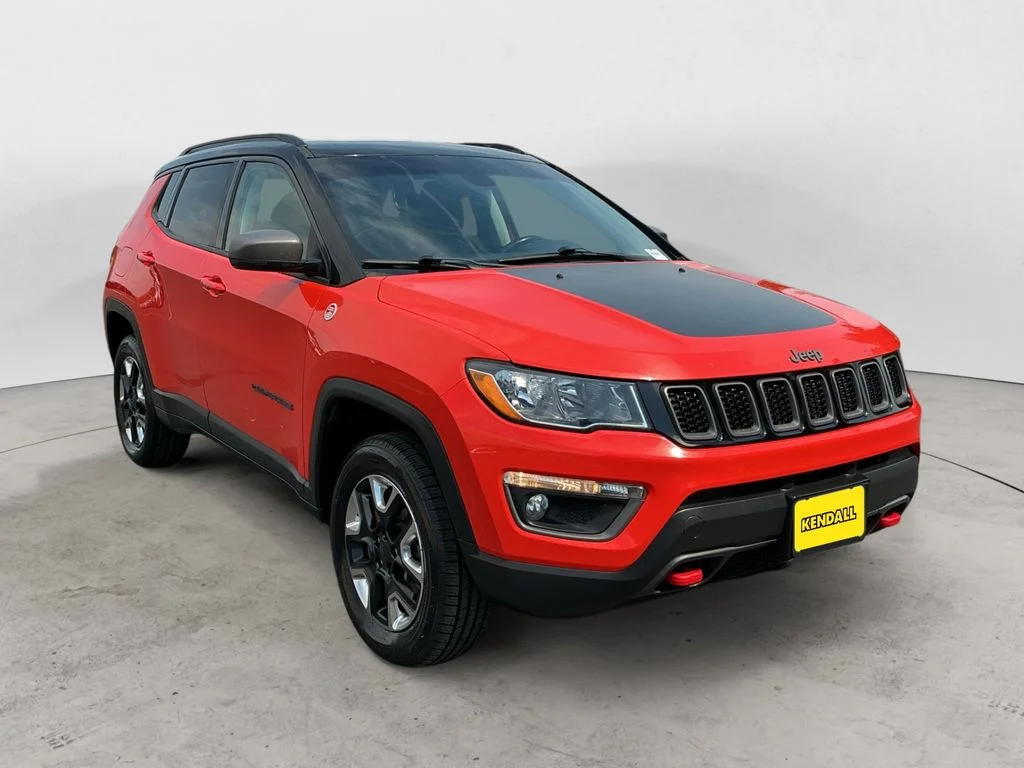 Used 2018 Orange Jeep Trailhawk image 3