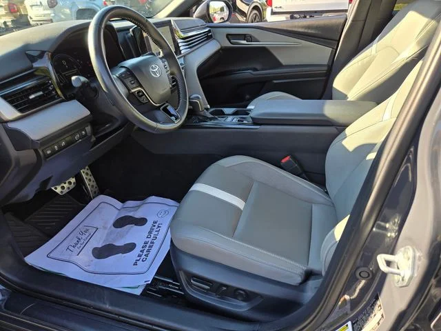 Used 2025  Toyota SE image 11