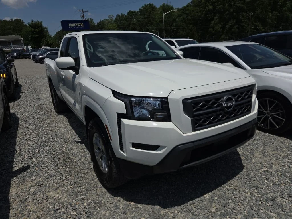 Used 2024 White Nissan SV image 2