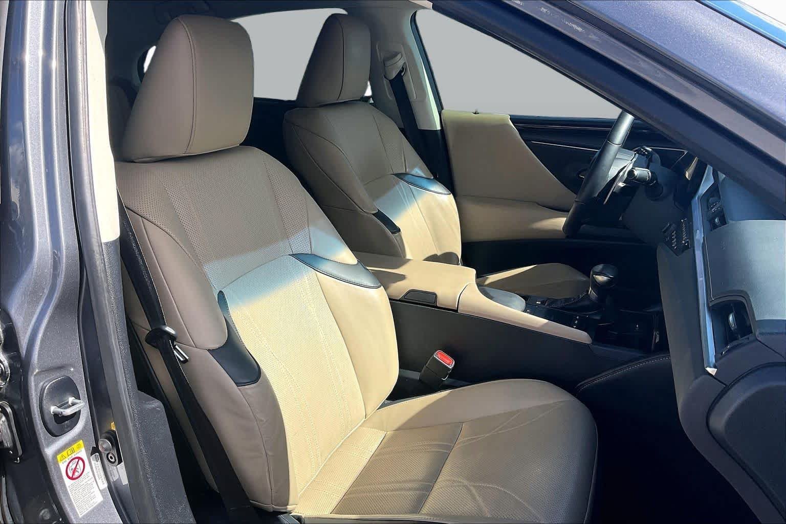 Used 2019 Nebula Gray Pearl Lexus Ultra Luxury image 9