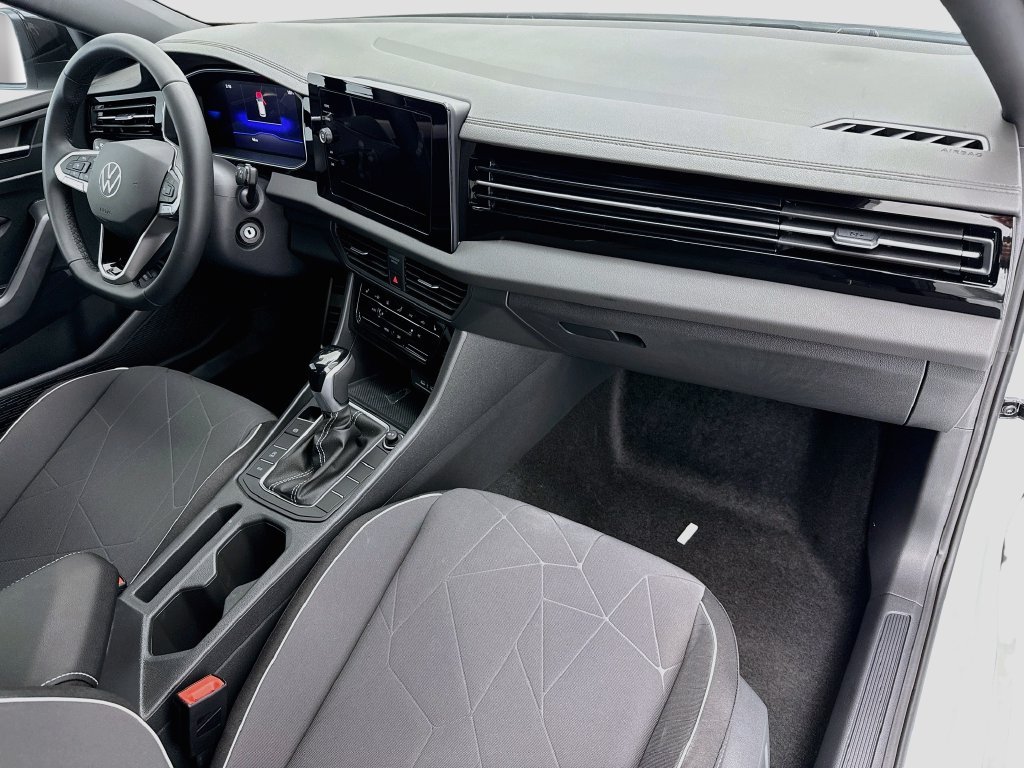 New 2026 White Volkswagen 1.5T Sport image 15