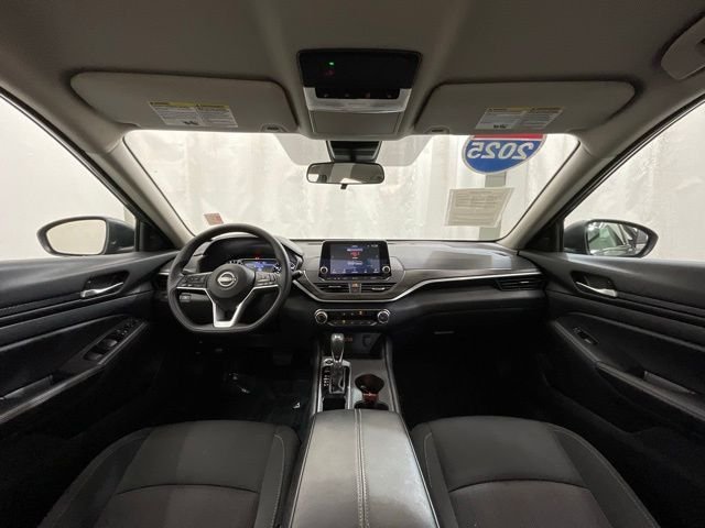Used 2025 Gray Nissan 2.5 SV image 16