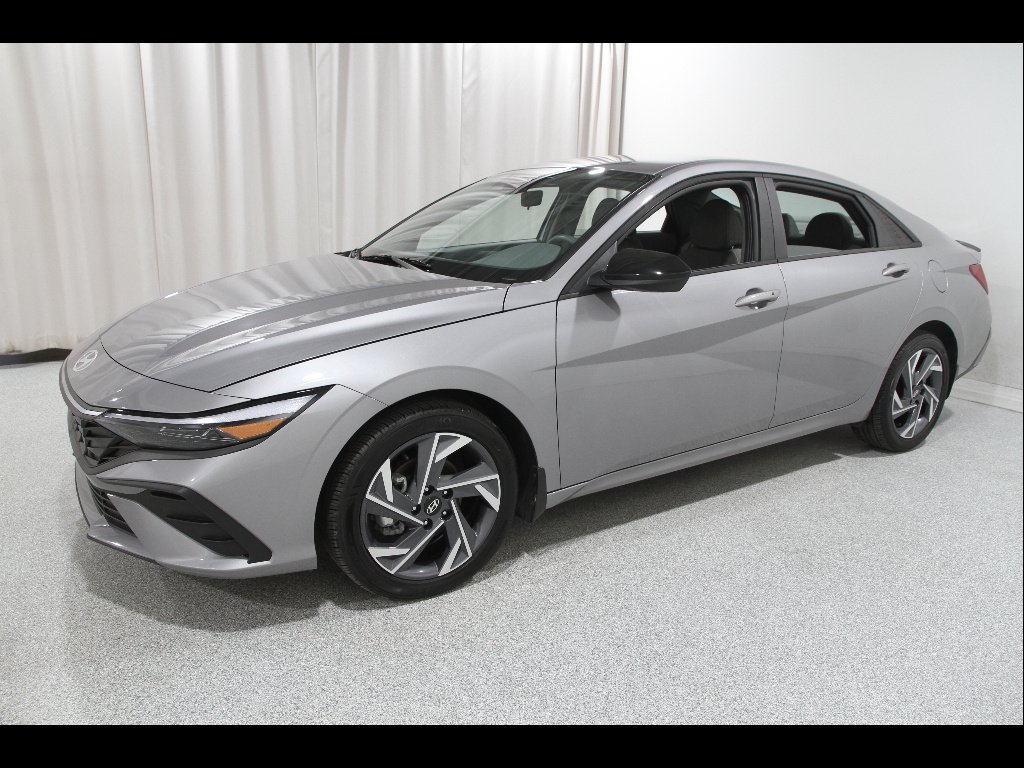 2025 Hyundai Elantra SEL - Photo 3