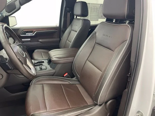 Certified Used 2023 White GMC  image 19
