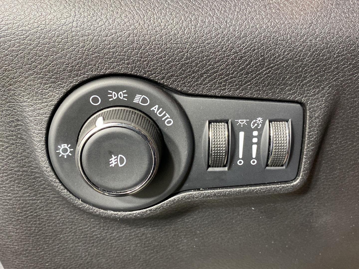 Used 2022 Billet Silver Metallic Clearcoat Jeep Trailhawk image 14