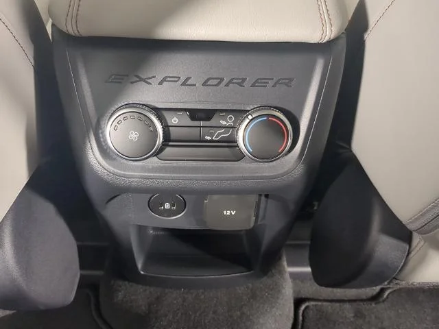 New 2026 Space White Metallic Ford Active image 24