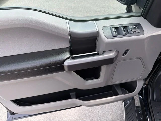 Used 2019 Agate Black Metallic Ford XLT image 19