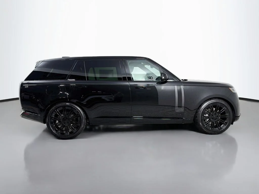 New 2026 Santorini Black Land Rover SE 7 Seats image 4