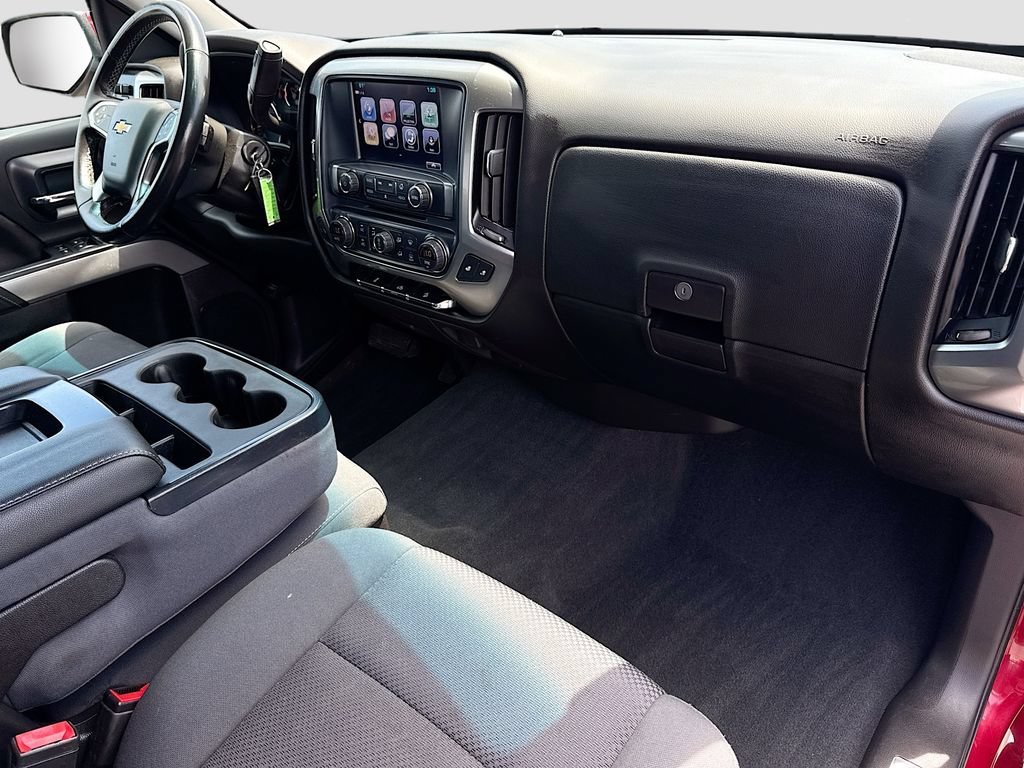 Used 2018 CAJUN RED TINTCOAT Chevrolet LT image 30