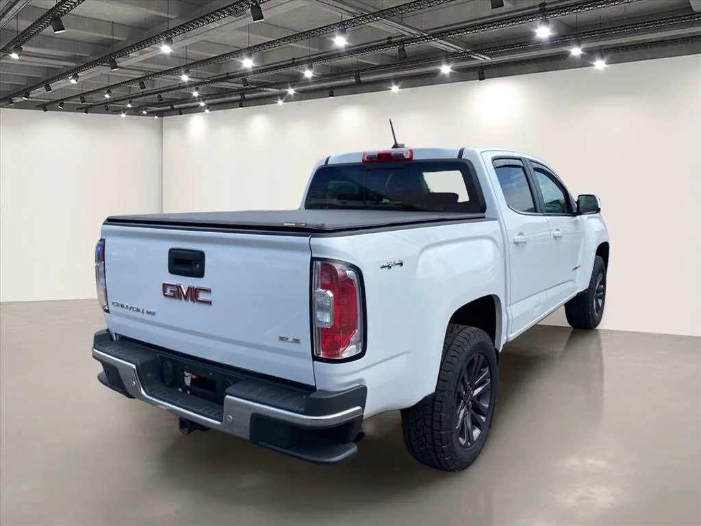 Used 2019 Summit White GMC 4WD SLE image 7